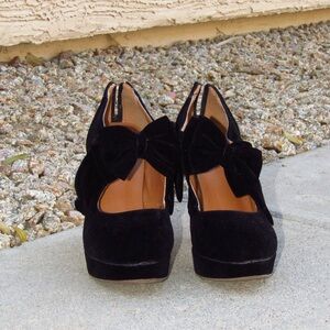 Size 5 Black Bow heels